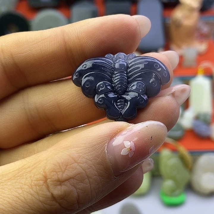 和田玉未镶嵌颈饰福利烟紫蝴蝶吊坠