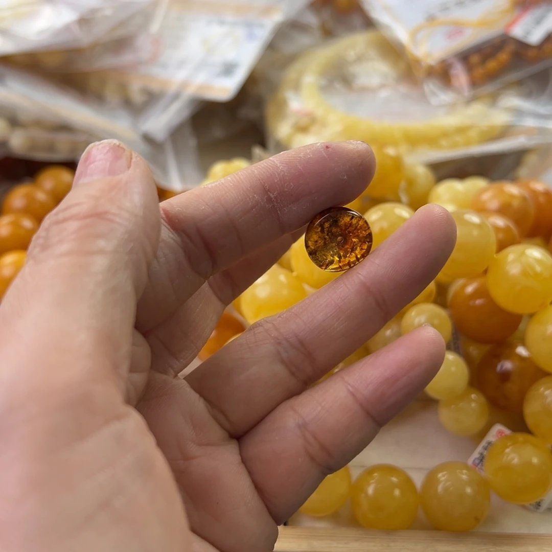 琥珀珠宝奇石未镶嵌