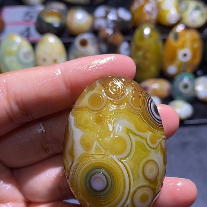 玛瑙/玉髓未镶嵌珠宝奇石60