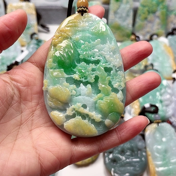 虎***南翡翠未镶嵌颈饰挂件