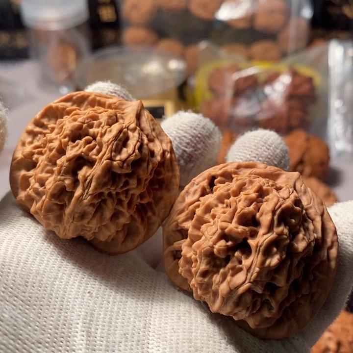 文玩核桃吊坠43全品盘龙纹