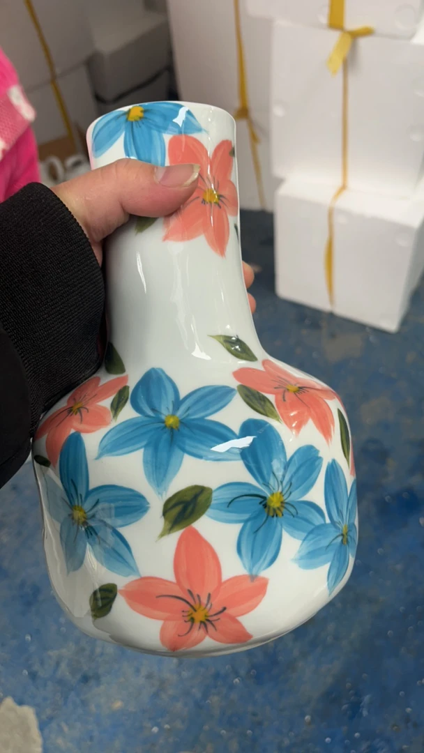 景德镇陶瓷手工手绘红花蓝花花瓶