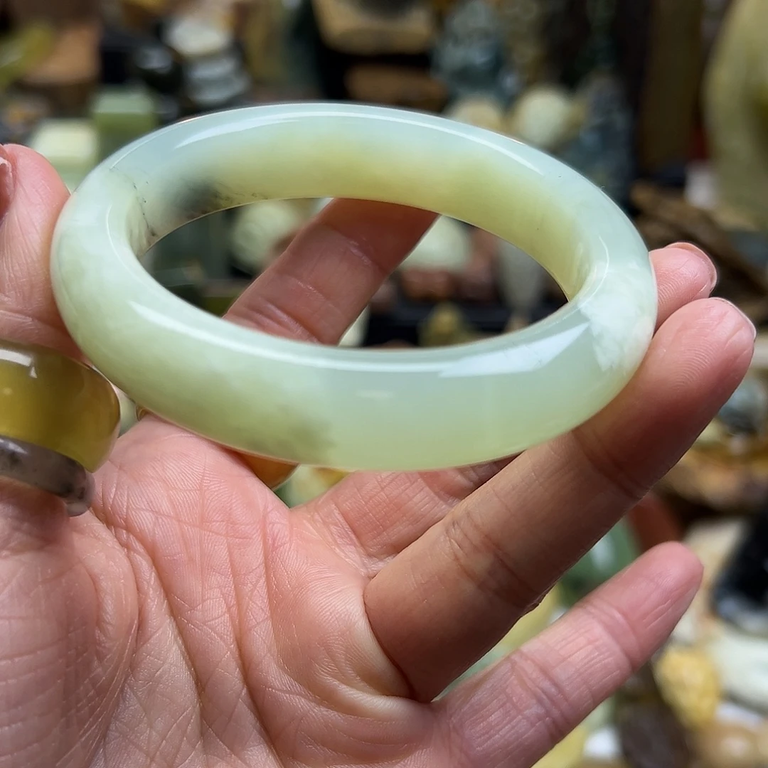 岫玉未镶嵌颈饰岫玉58.6有瑕