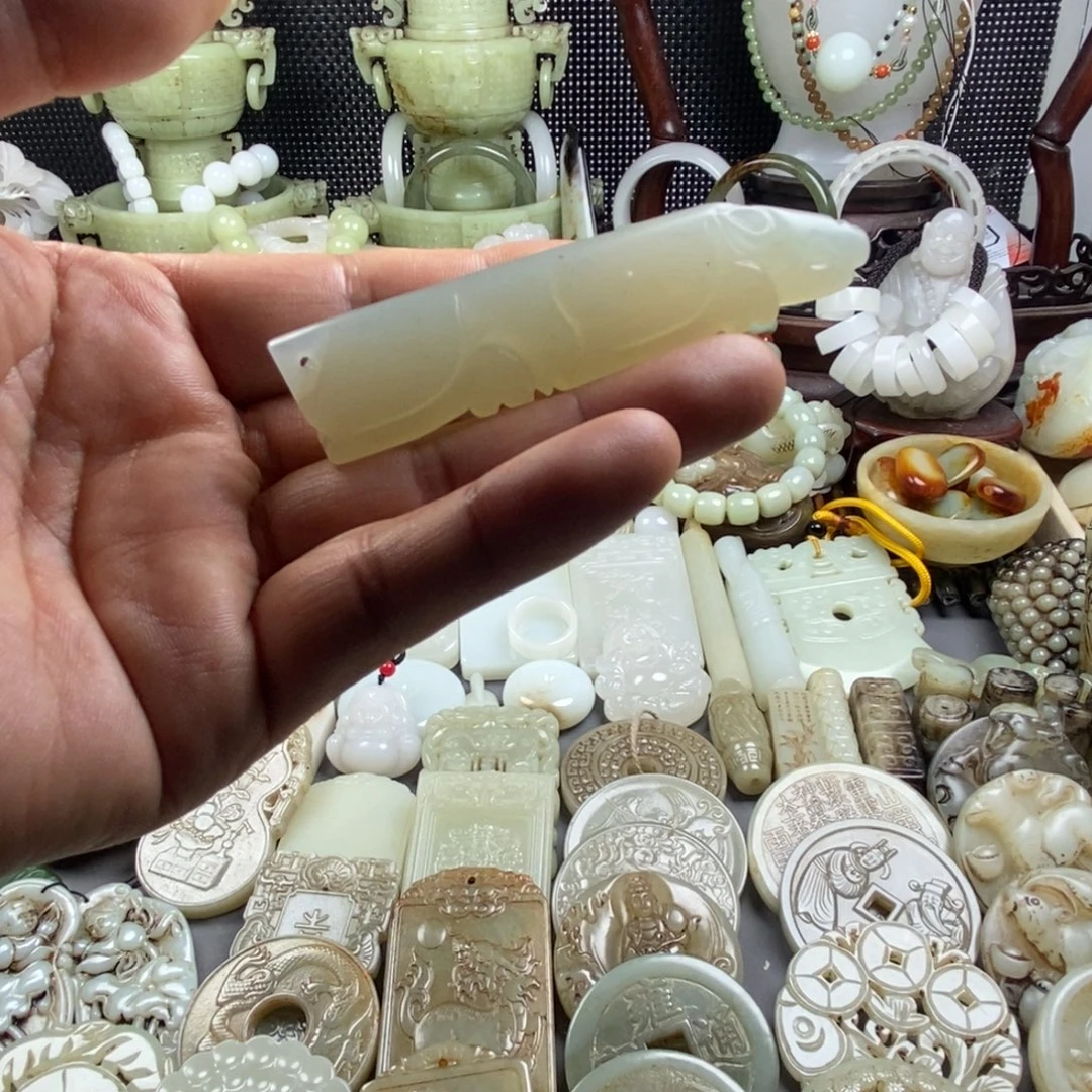 和田玉（糖玉）未镶嵌颈饰