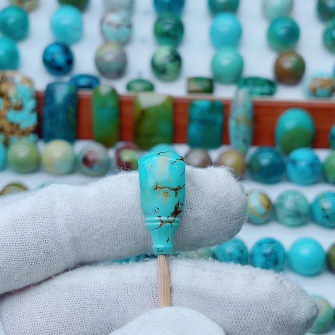 未镶嵌绿松石珠宝奇石