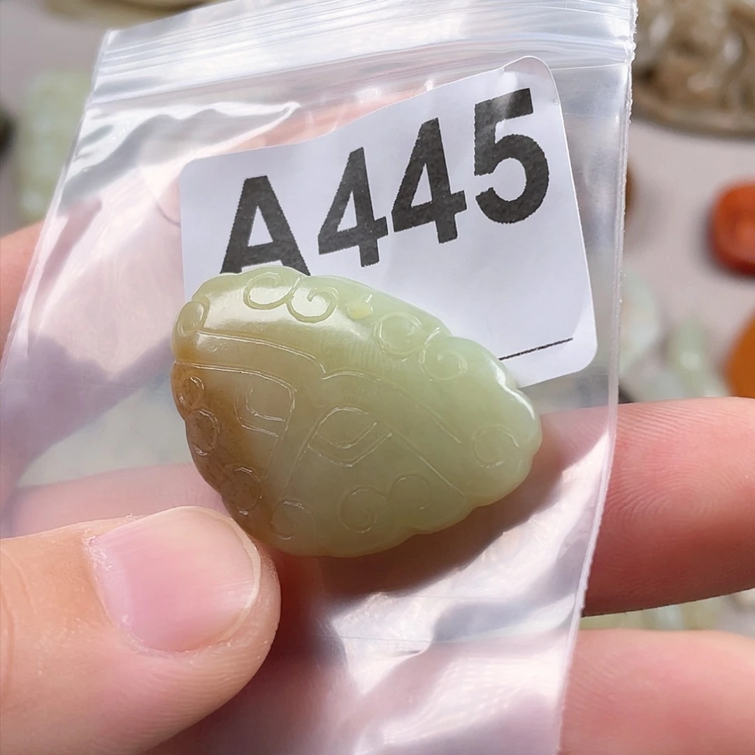 和田玉（糖玉）未镶嵌颈饰