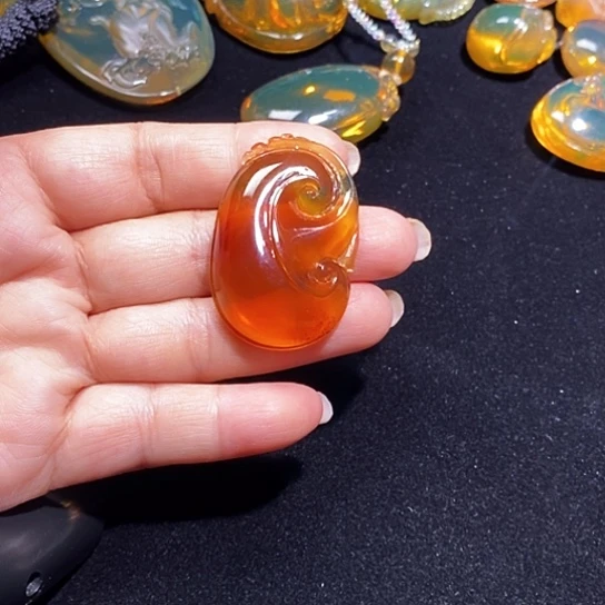 琥珀画琥珀未镶嵌如意