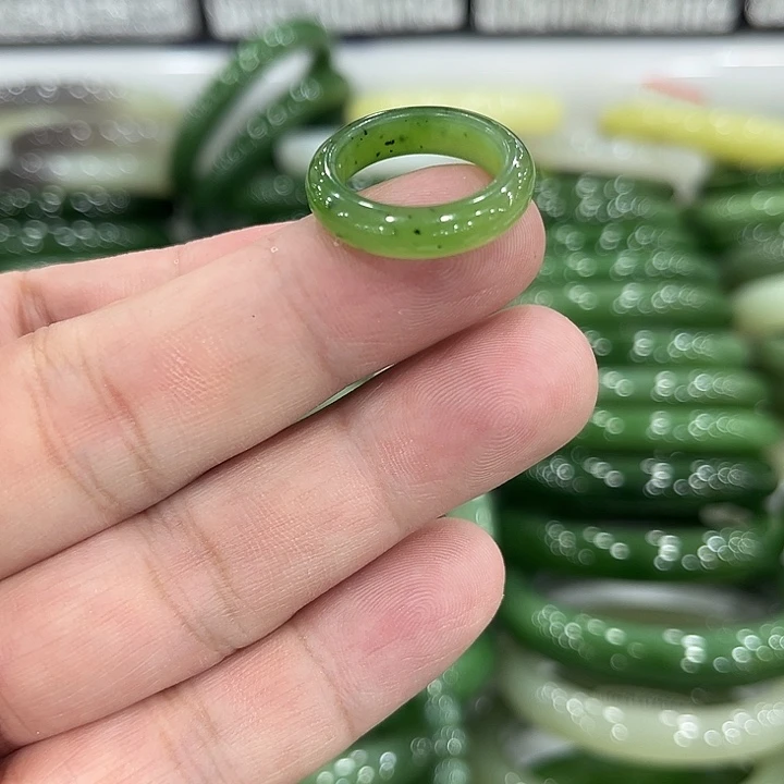 和田玉未镶嵌戒指