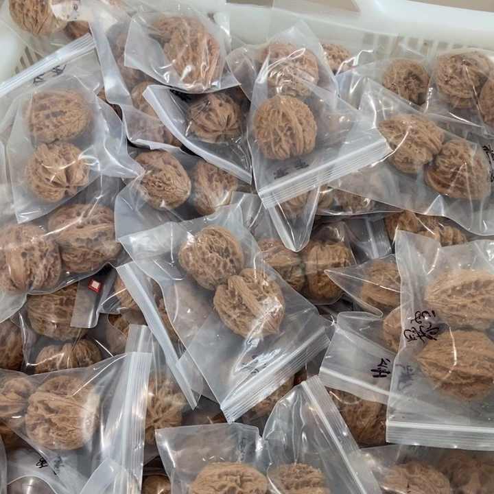 吊坠文玩核桃暴雪瑕疵