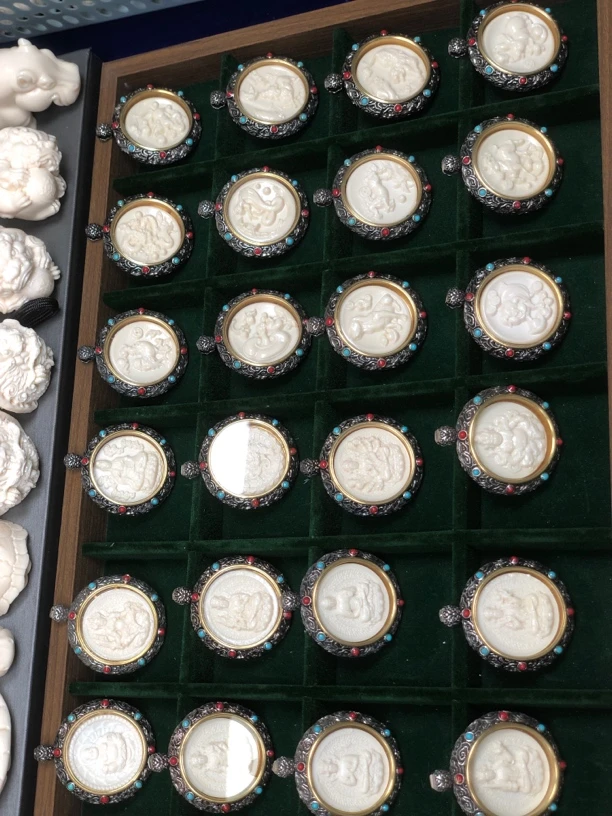 八大守护十二生肖等摆件链接