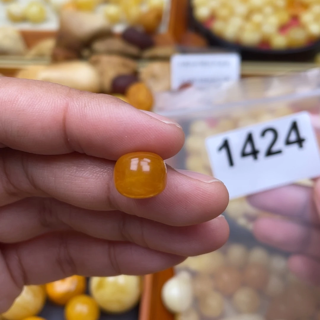 琥珀珠宝奇石未镶嵌11.7