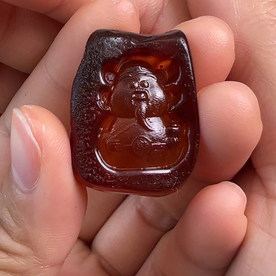 琥珀未镶嵌裸石琥珀