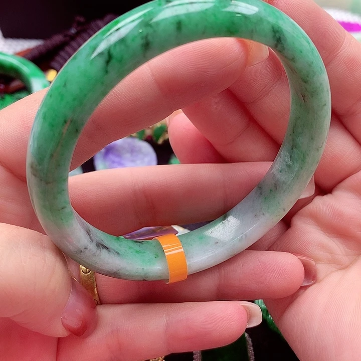 翡翠未镶嵌手镯翡翠手镯