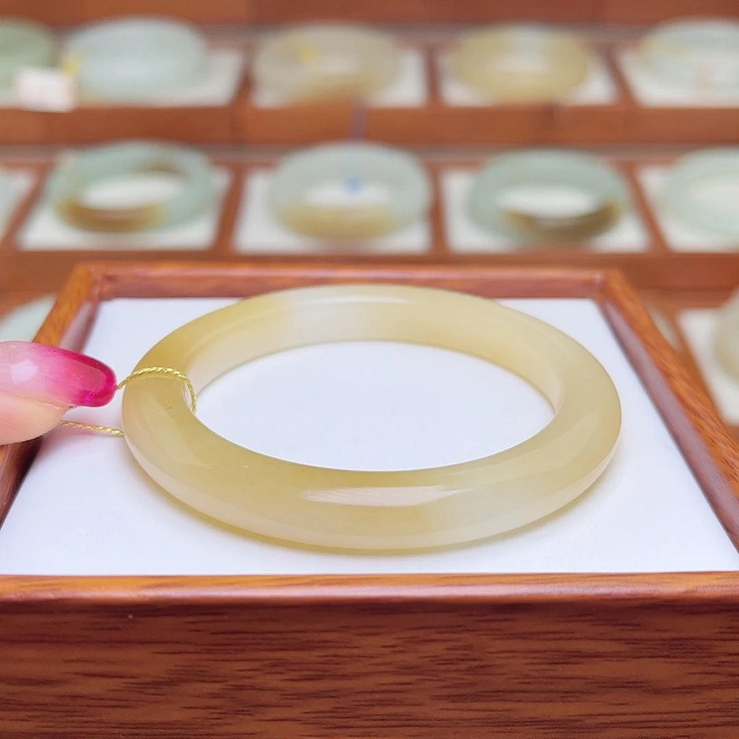 和田玉手镯未镶嵌51.6