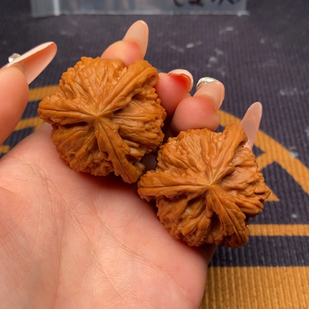 汤***品吊坠文玩核桃白狮子