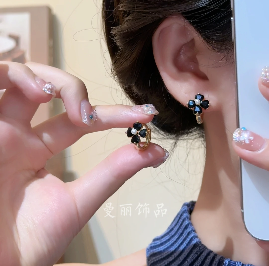 铜合金耳饰 2025精致百搭黑耀四叶耳扣