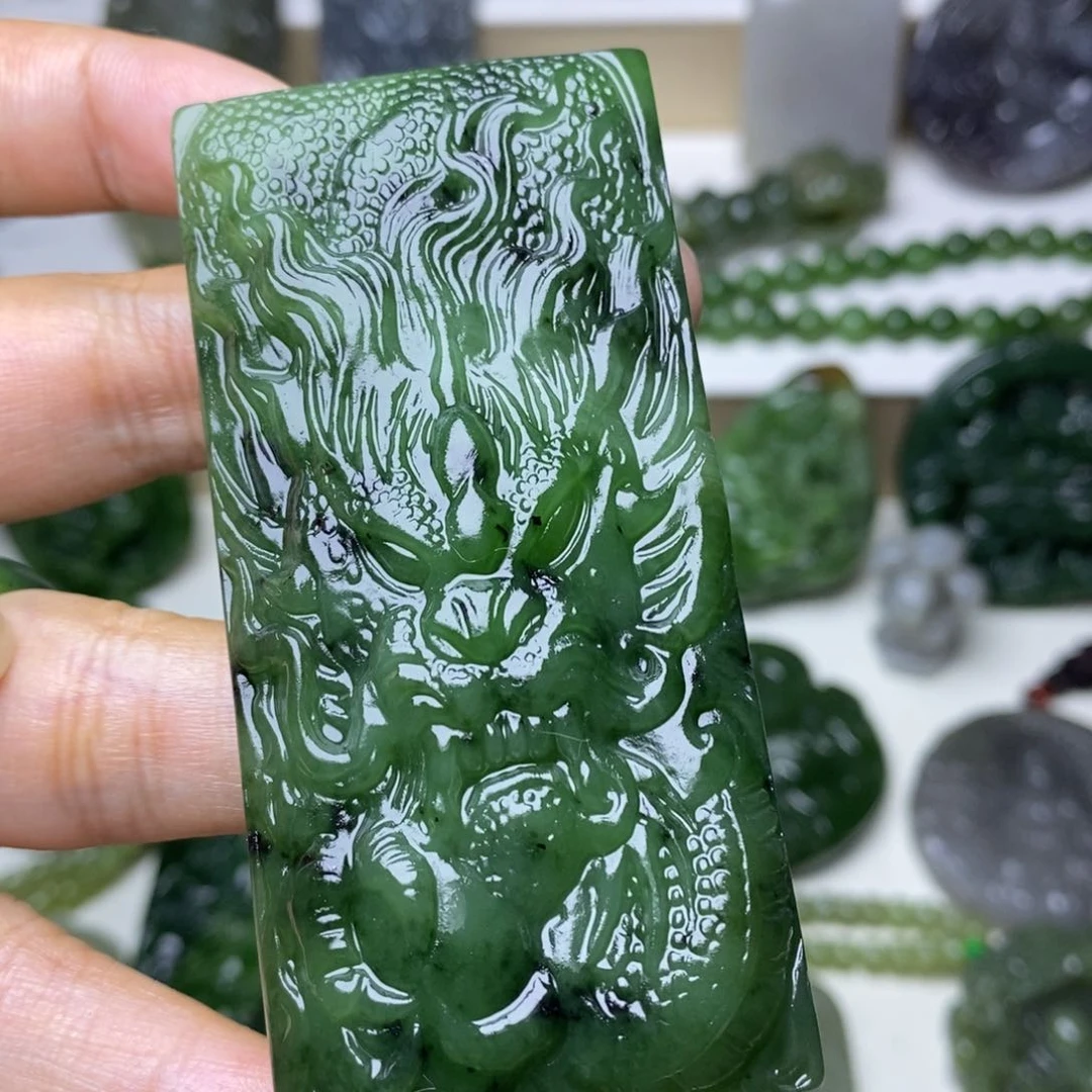 白***天和田玉未镶嵌颈饰