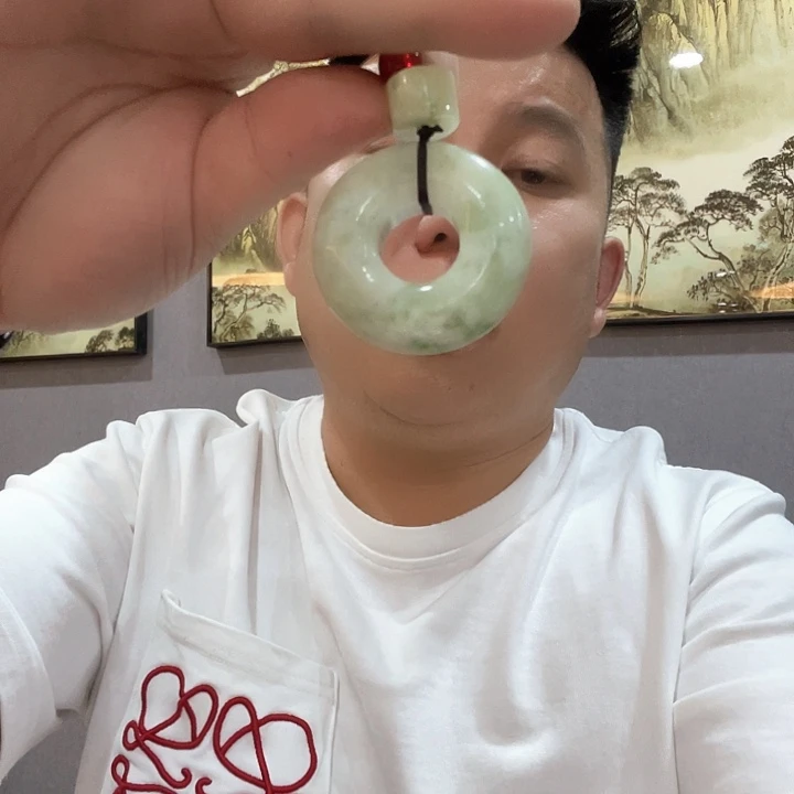 未镶嵌蛇纹石玉颈饰破*