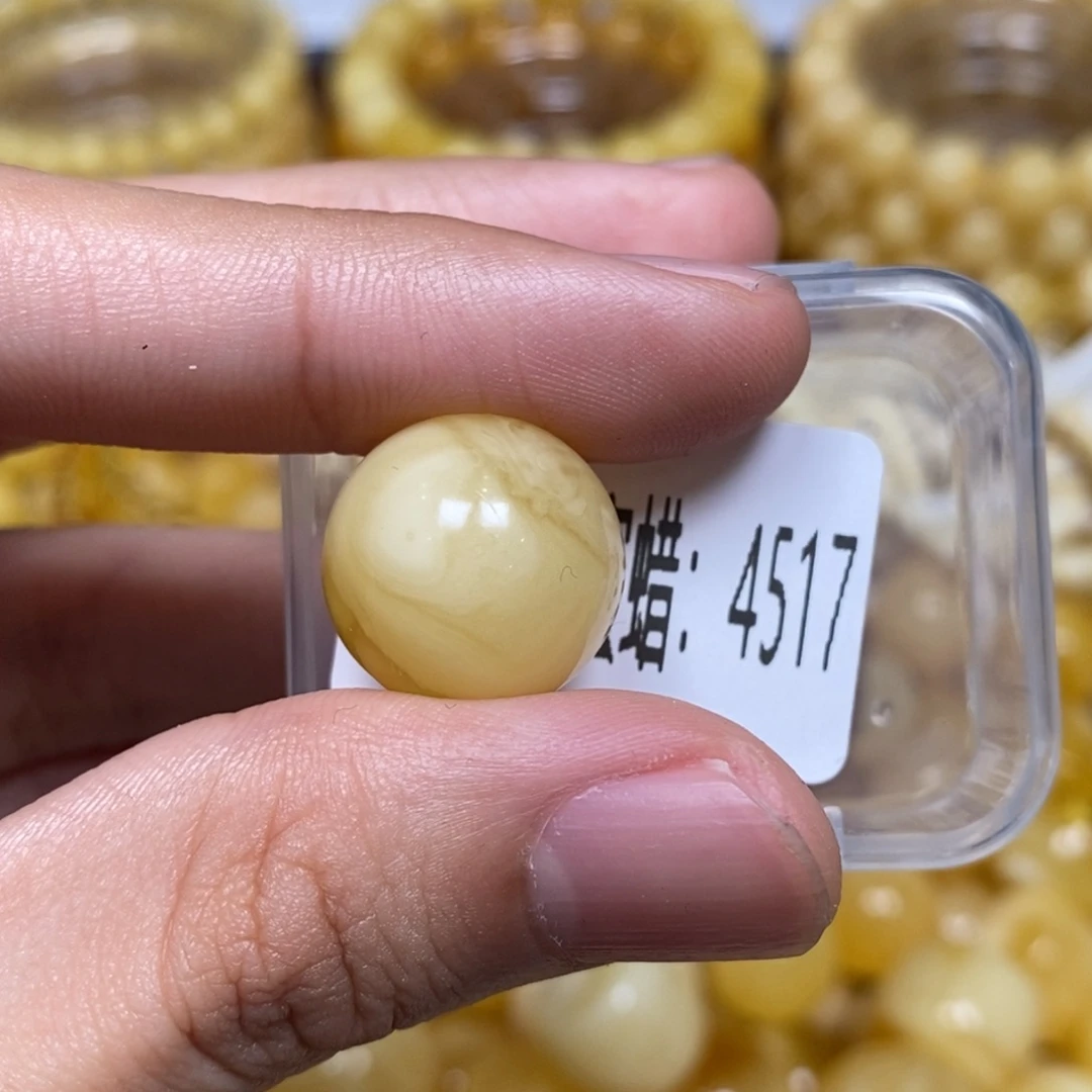 琥珀未镶嵌珠宝奇石4517