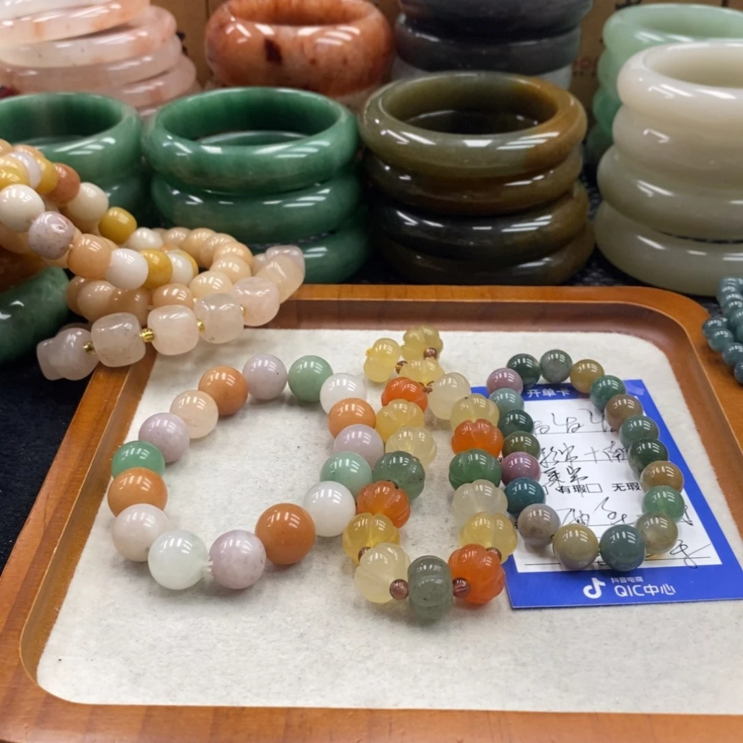 發****石英质玉手镯未镶嵌