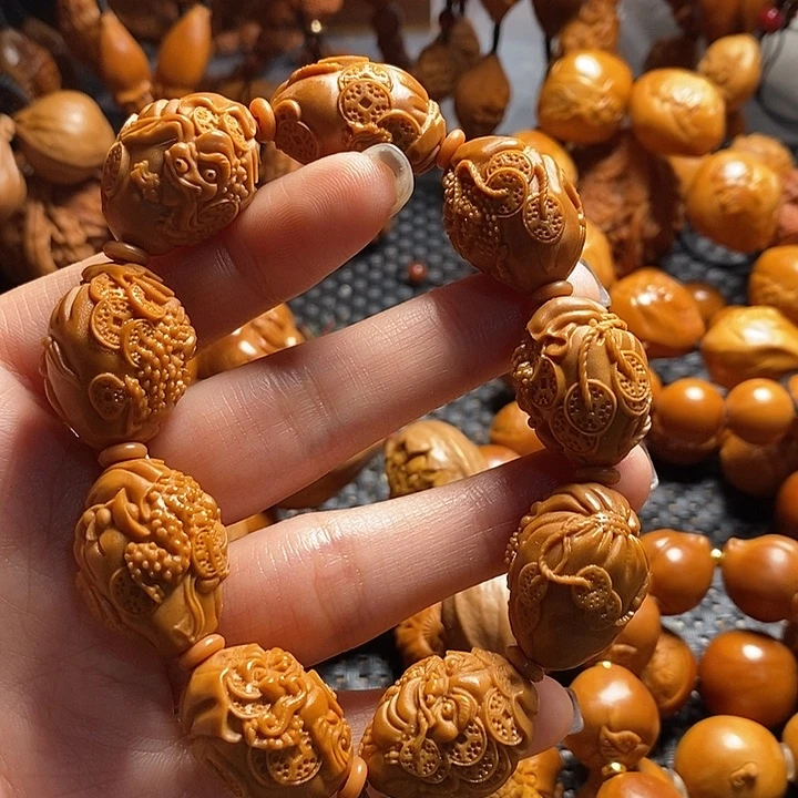 吊坠橄榄核钱袋金蟾