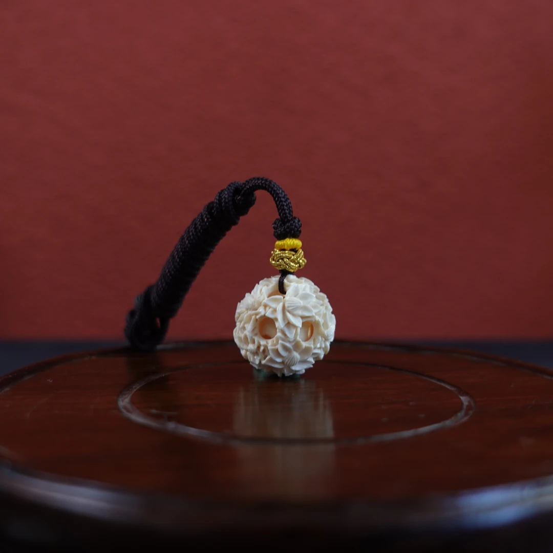 郭辰(省大) 猛犸牙荷荷美美鬼工球 Y775