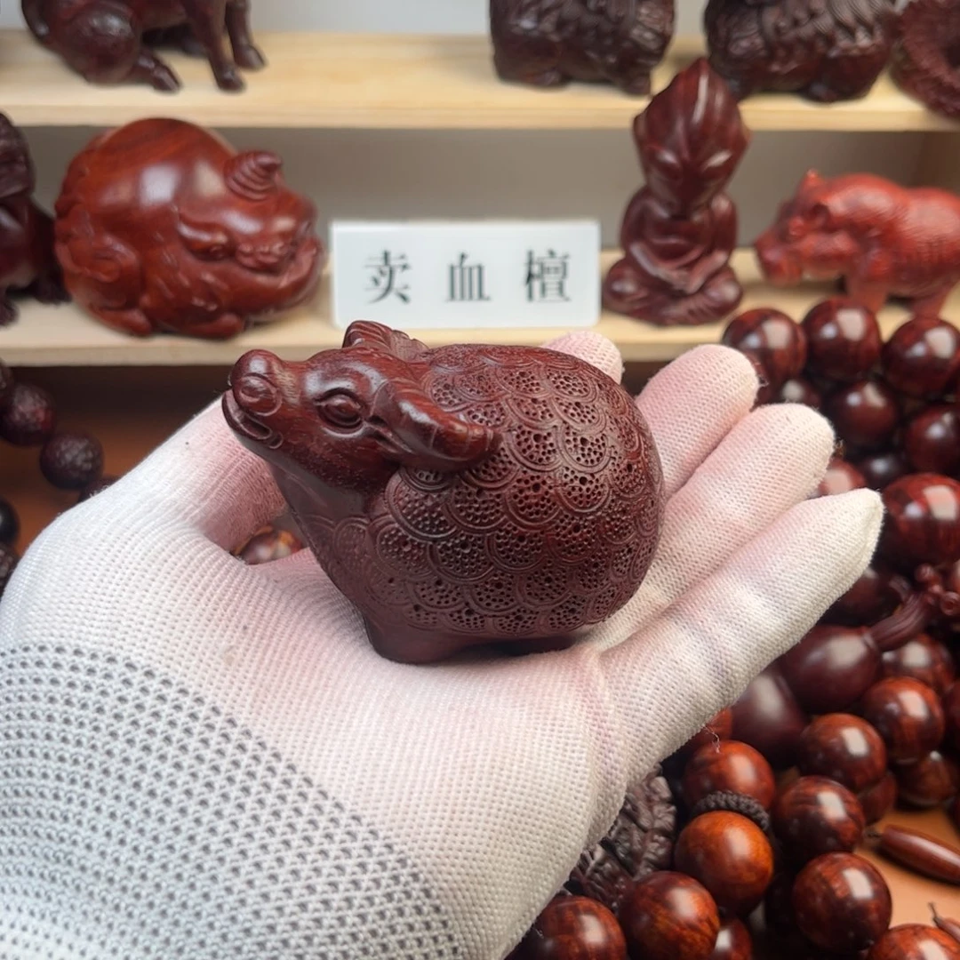 染料紫檀（血檀）手把件高油性-多样性发其一