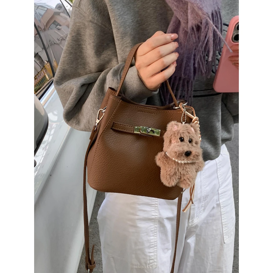 复古手提包包女秋冬2025新款潮时尚韩国水桶包高级感百搭斜挎包