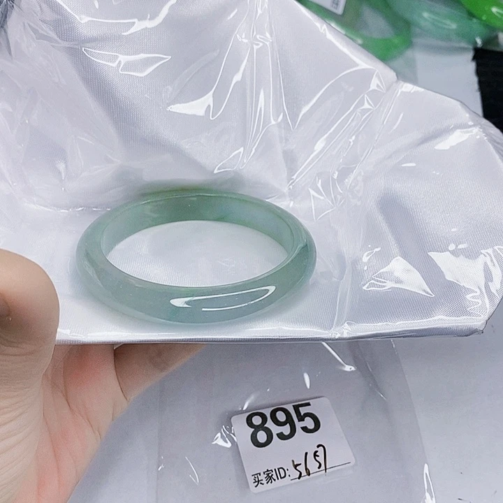 翡翠未镶嵌手镯一图一物实物为准（微瑕处理）