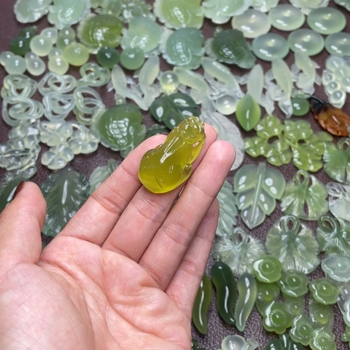 合金蛇纹石玉颈饰