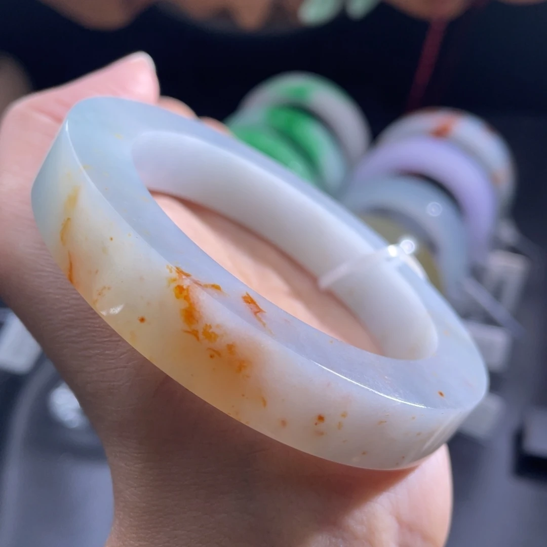 未镶嵌翡翠手镯定制翡翠