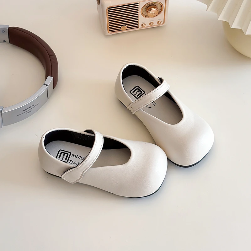 女童皮鞋公主鞋春秋2025新款软底宝宝鞋儿童黑色豆豆鞋小女孩鞋子