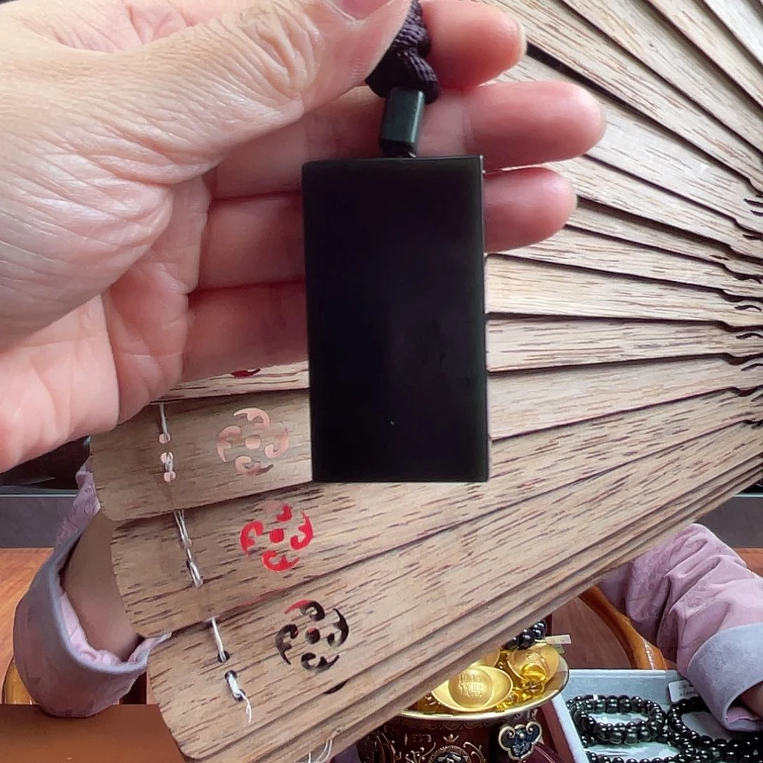 和田玉颈饰未镶嵌X***O黑青籽