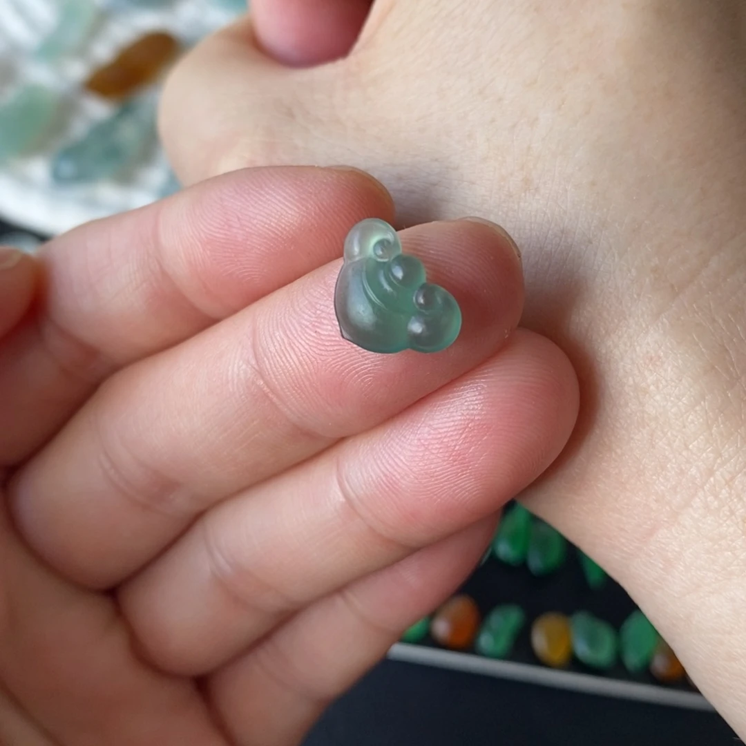 定制翡翠未镶嵌如意锁