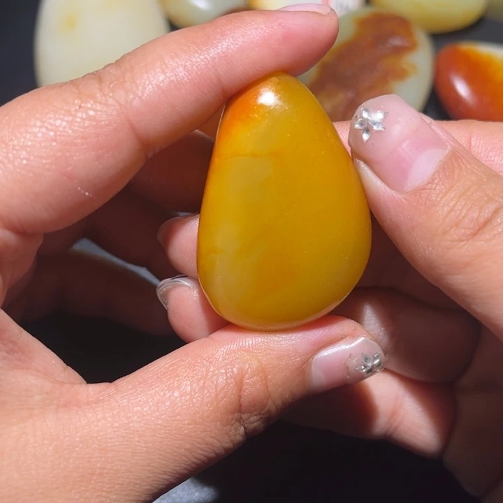 和田玉未镶嵌珠宝奇石