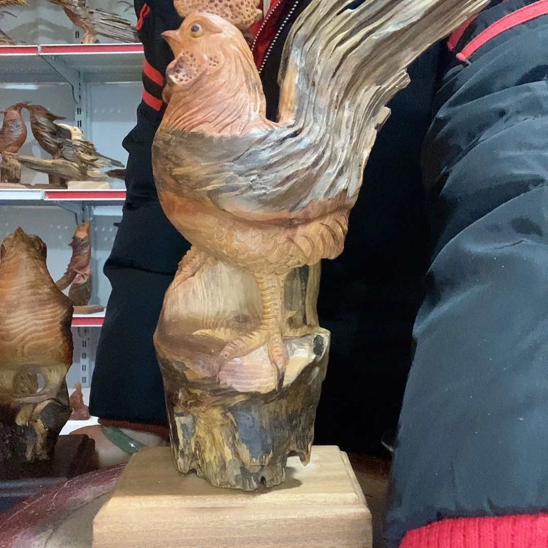 松木鲤***门琥珀木精美自然摆件