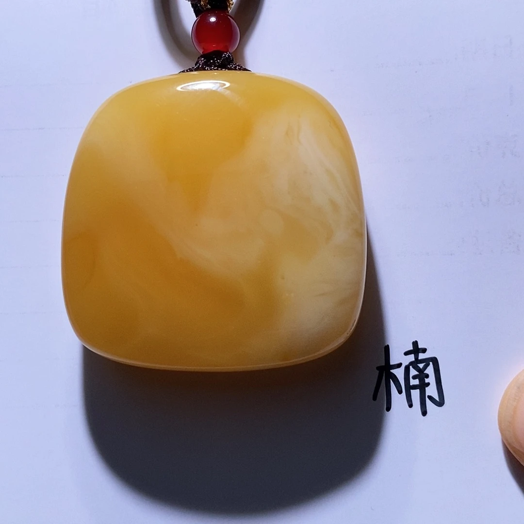 未镶嵌琥珀珠宝奇石