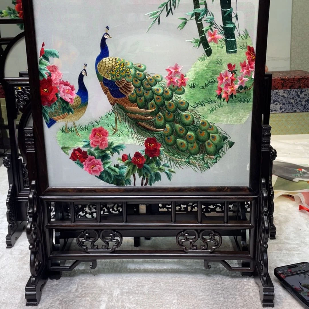 刺绣非遗传承摆件