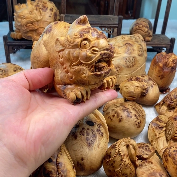 柏木多留疤手工貔貅手把件无漆无蜡