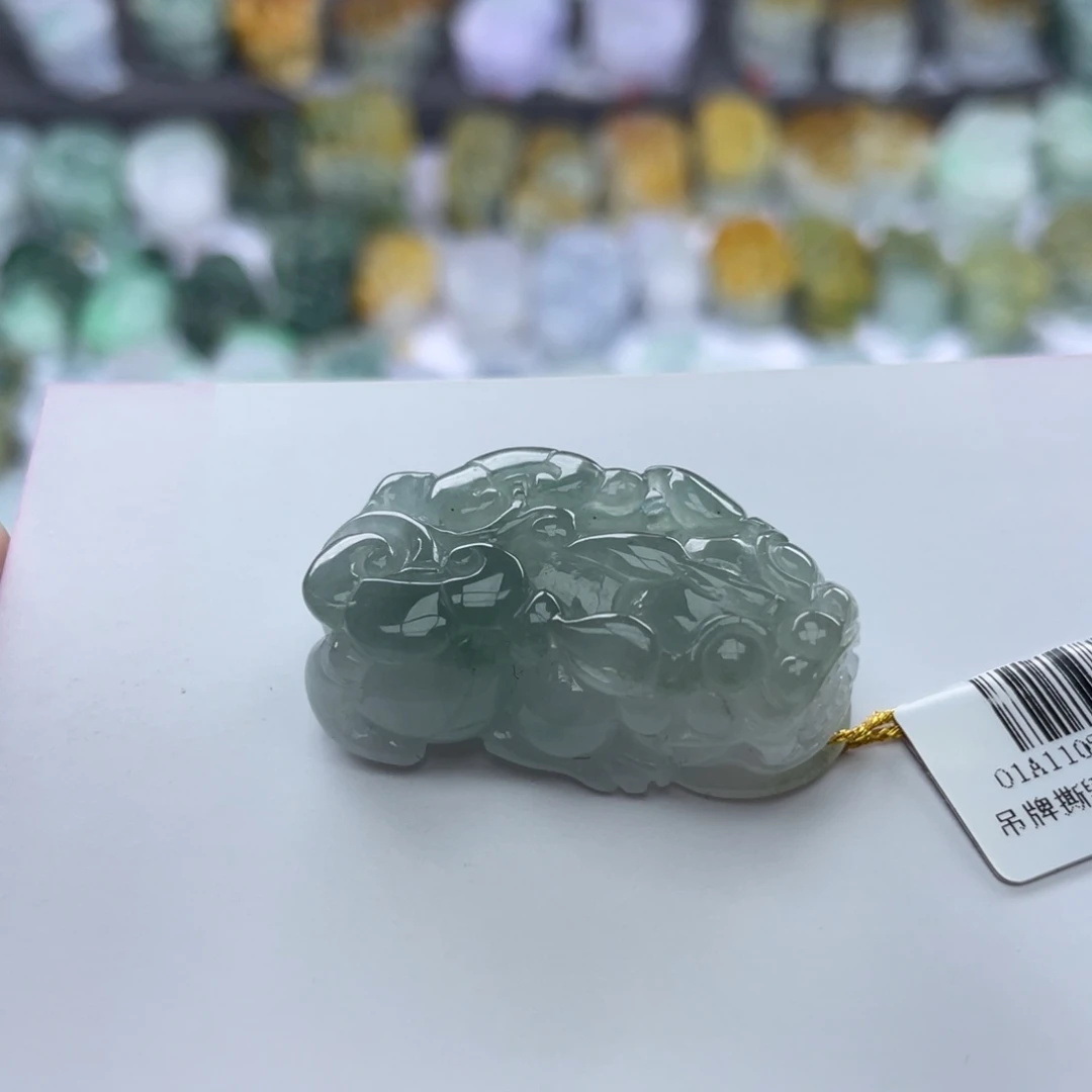 翡翠颈饰未镶嵌貔貅