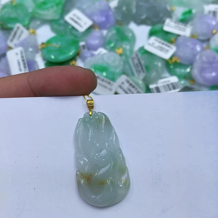 翡翠18K金镶嵌颈饰111111