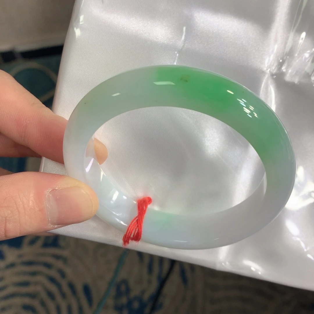 翡翠未镶嵌手镯翡翠