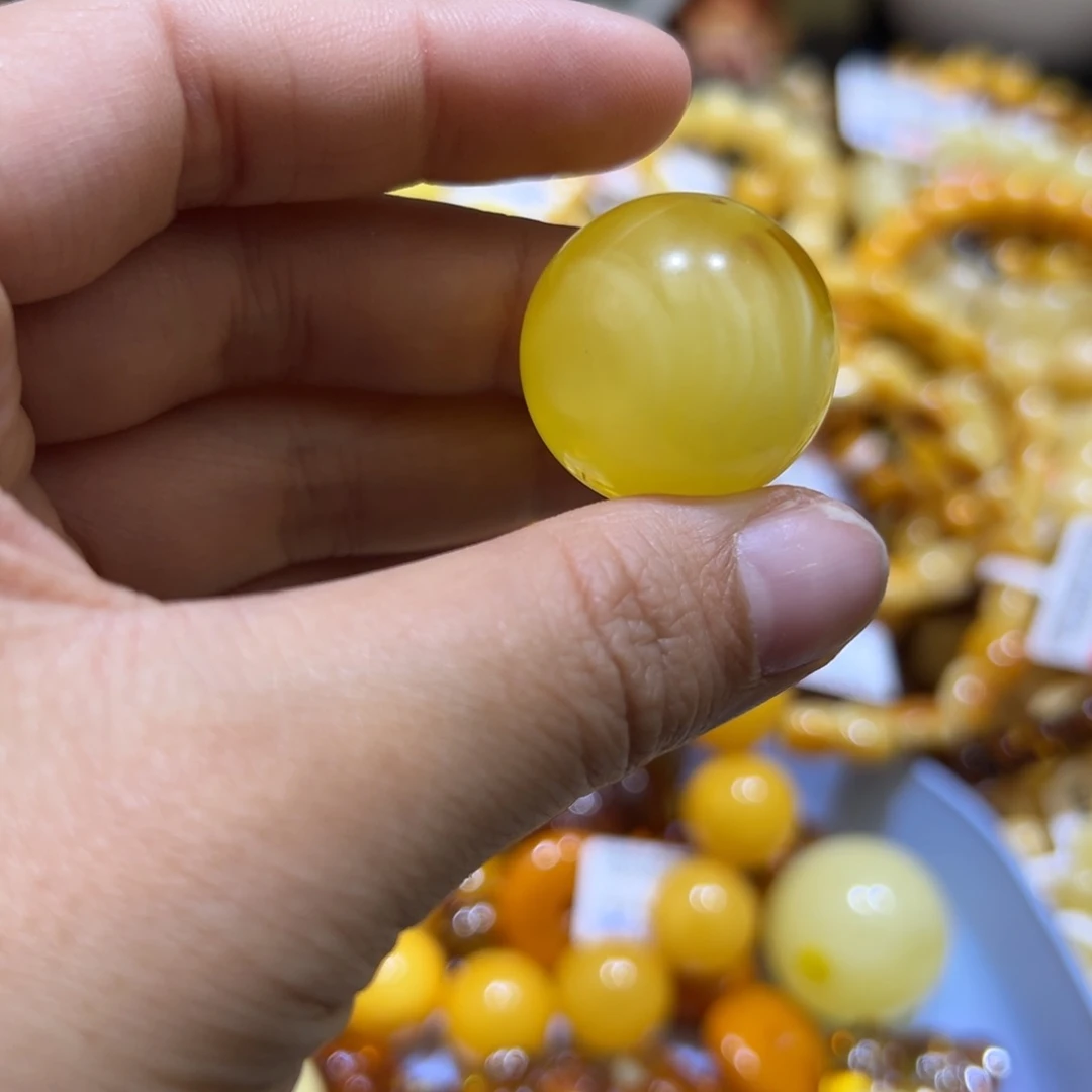 琥珀珠宝奇石未镶嵌