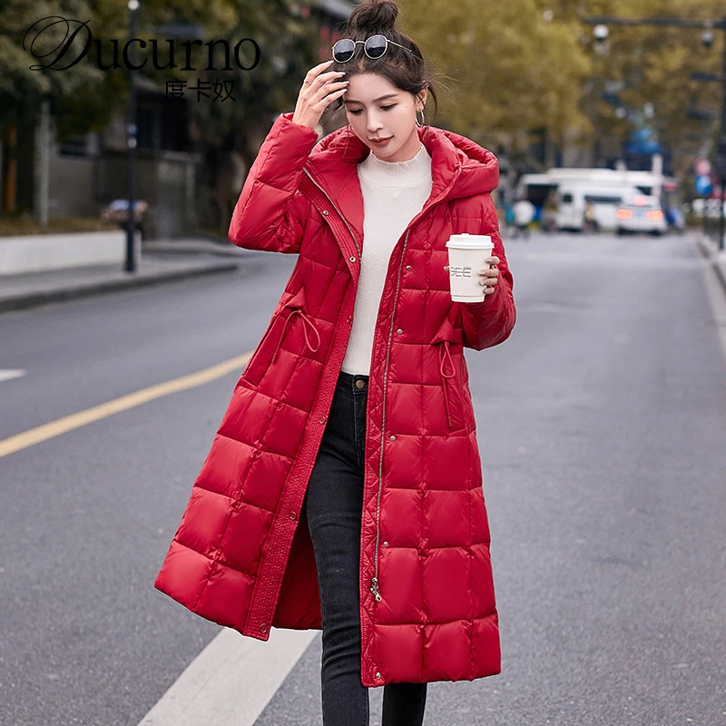 长款羽绒服女2025冬新款高级感超好看过膝修身收腰轻薄白鸭绒外套