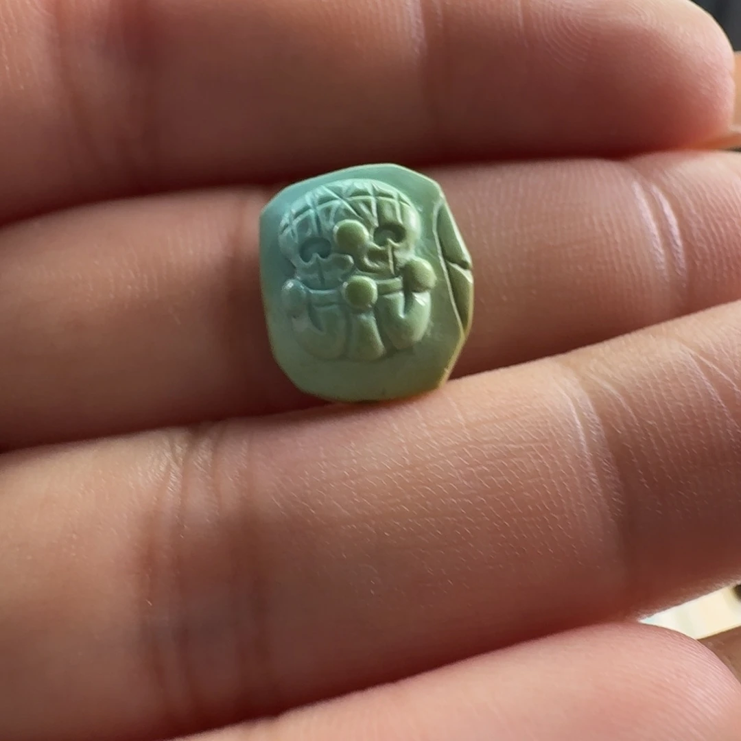 绿松石未镶嵌颈饰