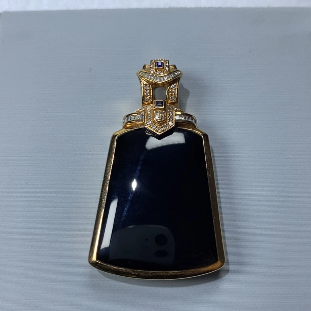 翡翠18K金镶嵌颈饰墨翠