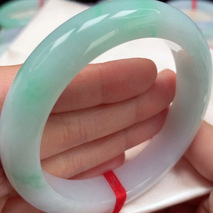 翡翠手镯未镶嵌甜果绿45号