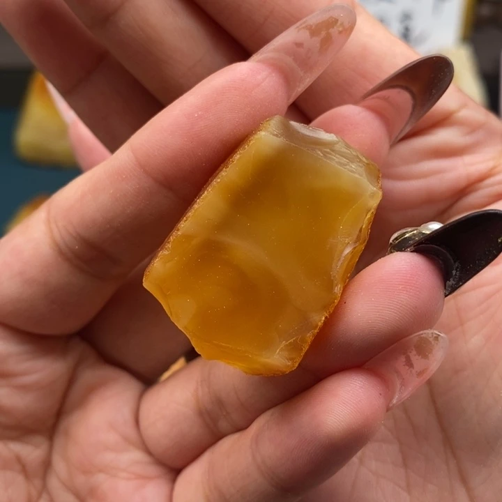 定制琥珀未镶嵌蜜蜡