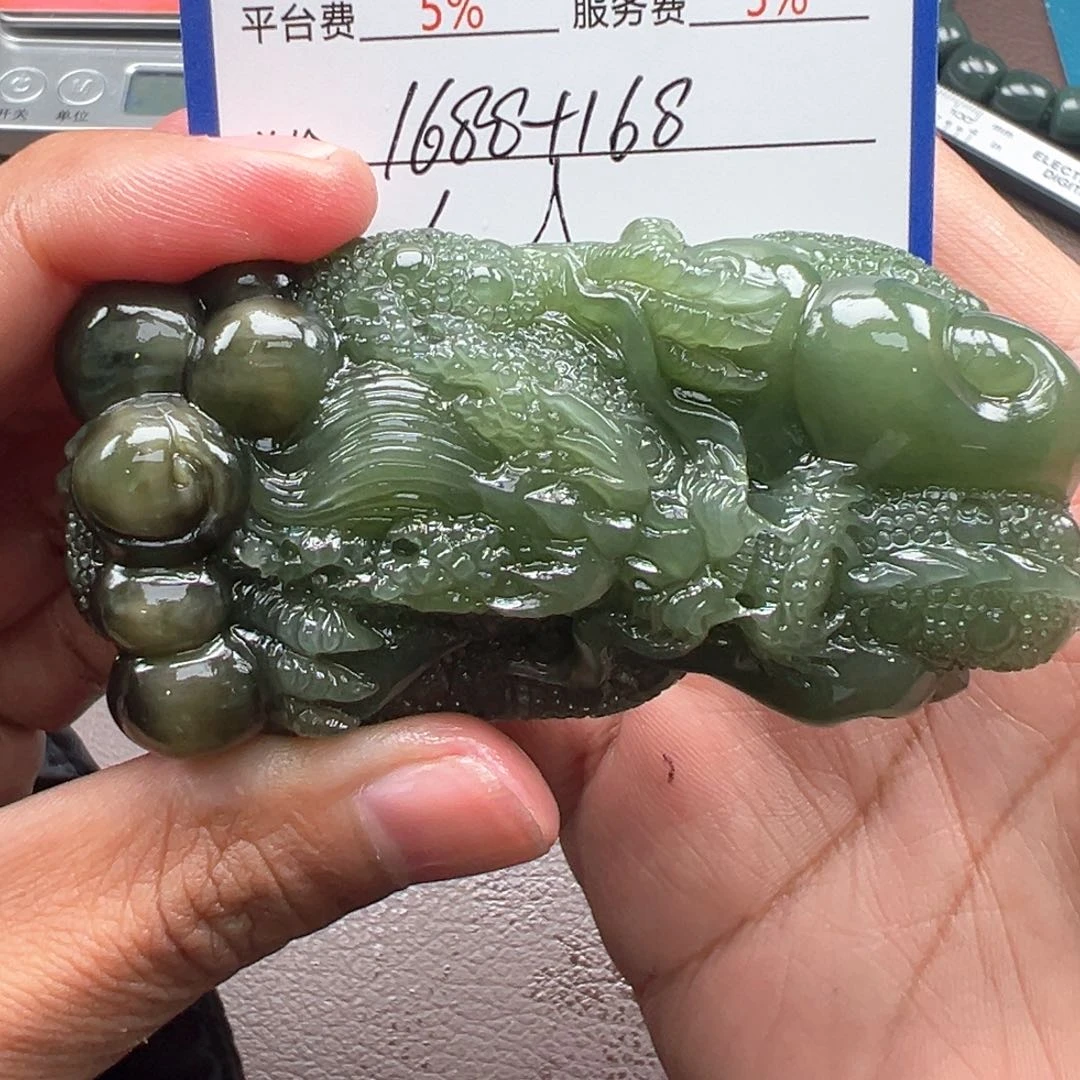 和田玉颈饰未镶嵌碧**帆