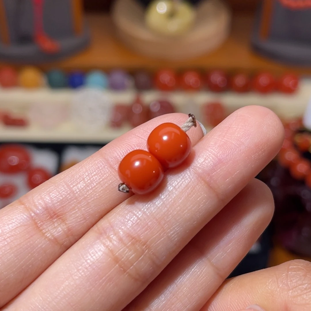 南红玛瑙滴水洞老形珠 9x8 m m未镶嵌